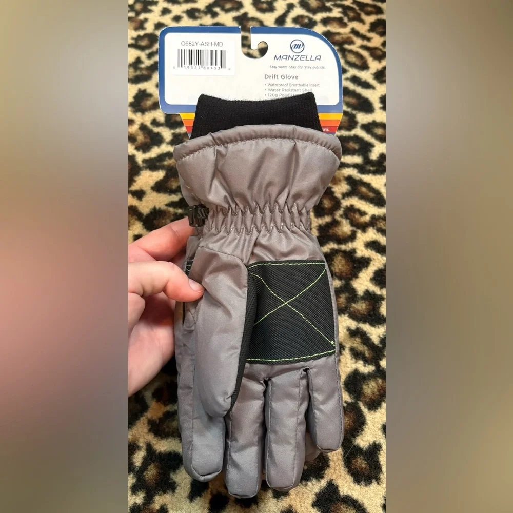 NWT Manzella Youth Drift Ski Glove